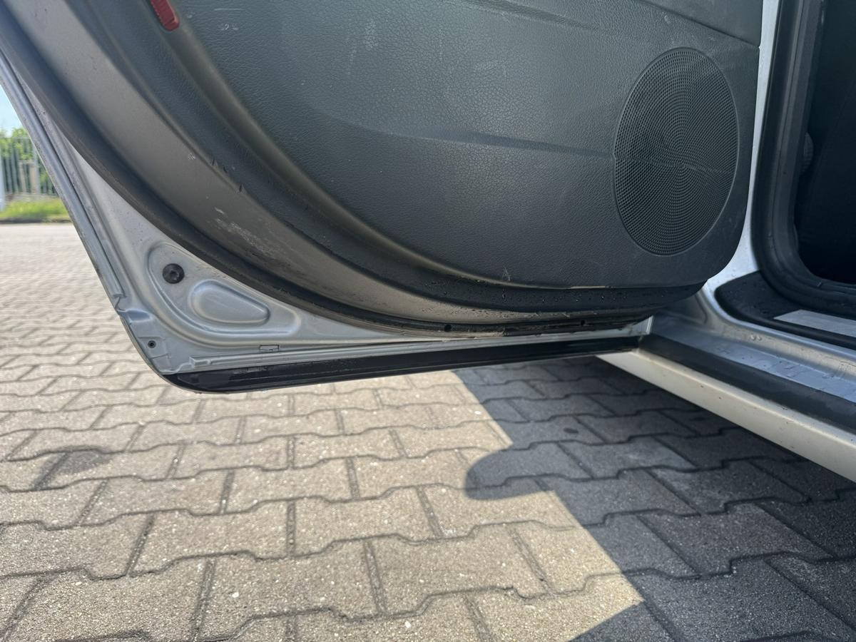 Seat Exeo original T&uuml;r hinten links LS7Y Lunasilber Kombi Rohbau Bj.2010